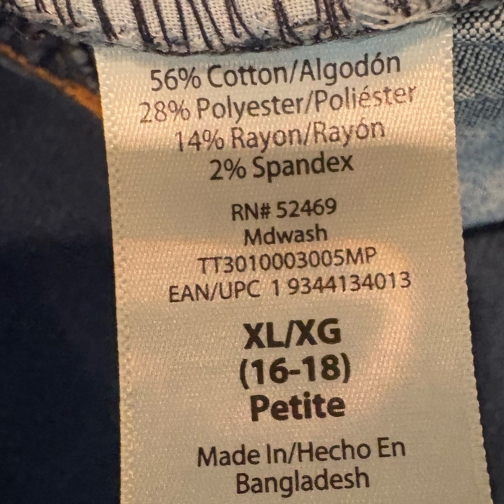 NWT Time and Tru Relaxed Fit Stretch Cotton Blend Denim Jeans; Size XL Petite - Picture 12 of 13